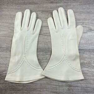 Vintage 1950s Women’s Gloves White Small Wrist Length Embroidered